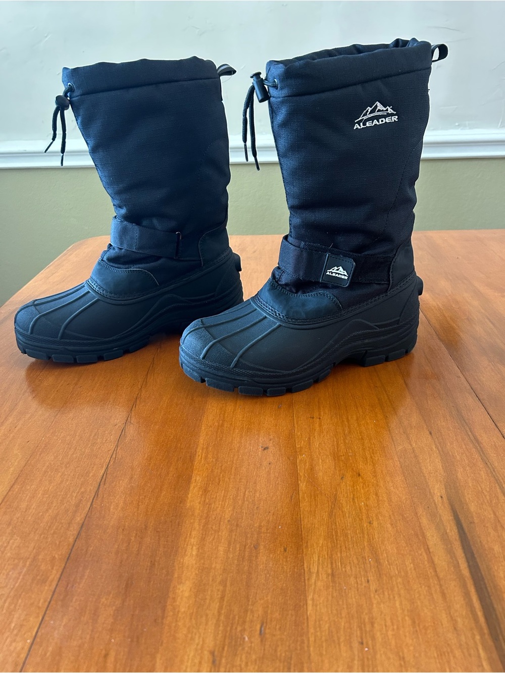 Aleader Snow Boots 3M Thinsulate Waterproof Shell Size 8